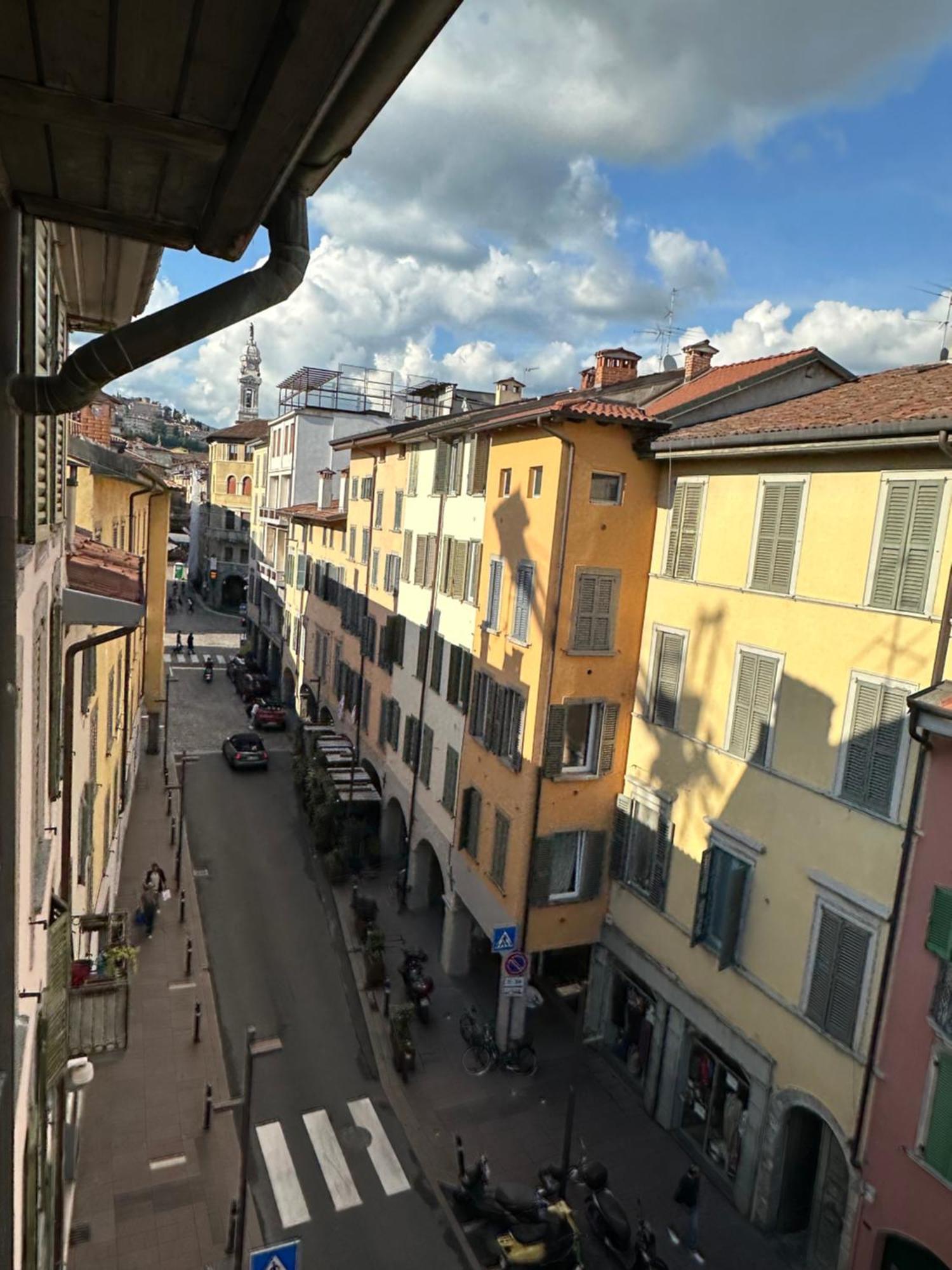 La Mansardina Di San Leonardo Apartment Bergamo Bagian luar foto